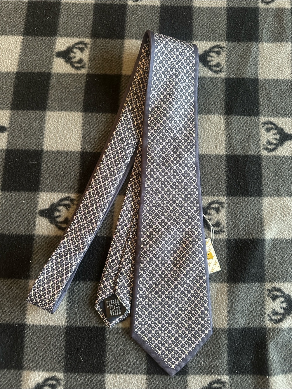 Men's Geometric Navy and White Tie